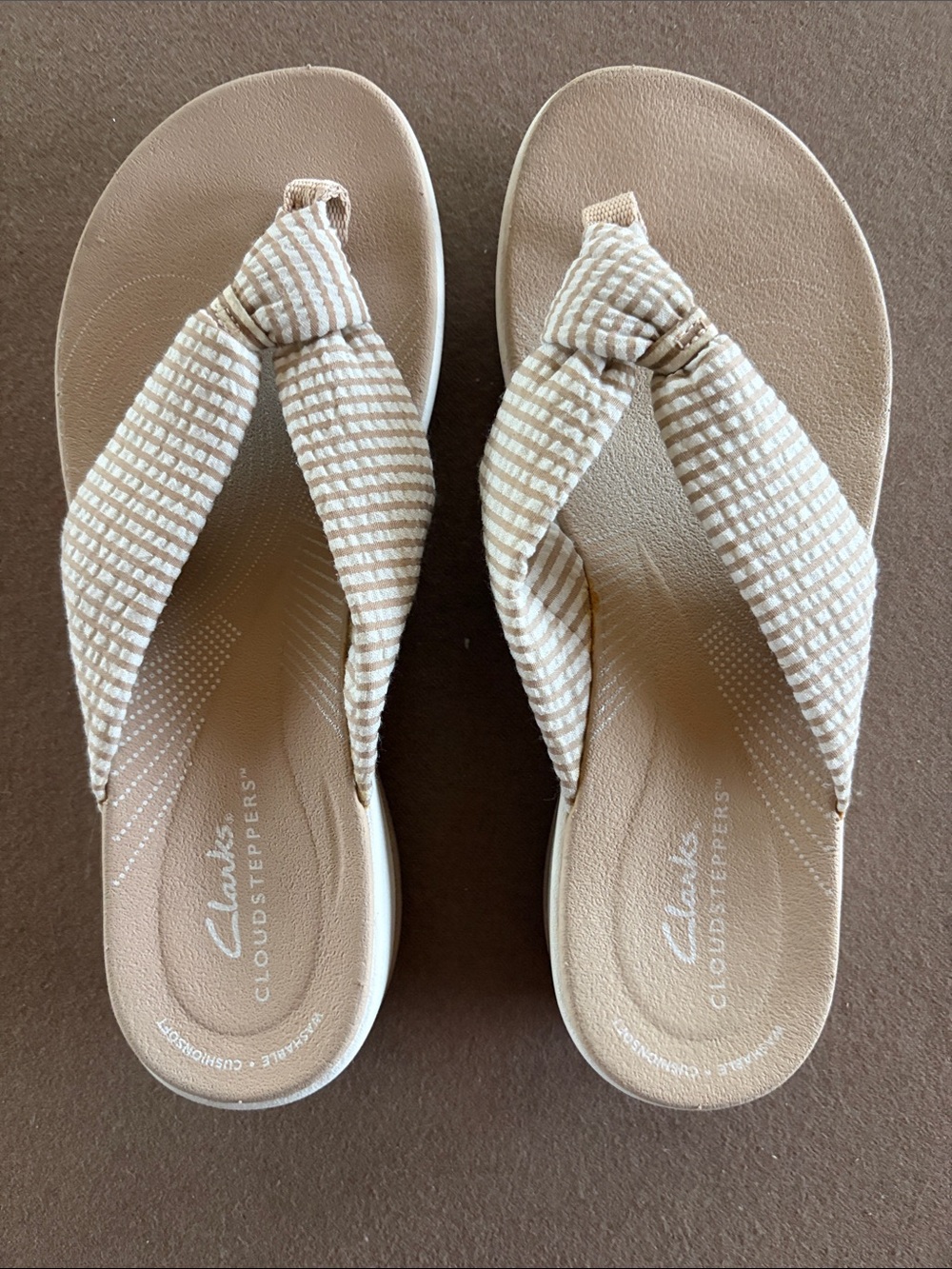 Clarks Tan/Beige Woven Strap Cloudsteppers Flip Flop Sandals